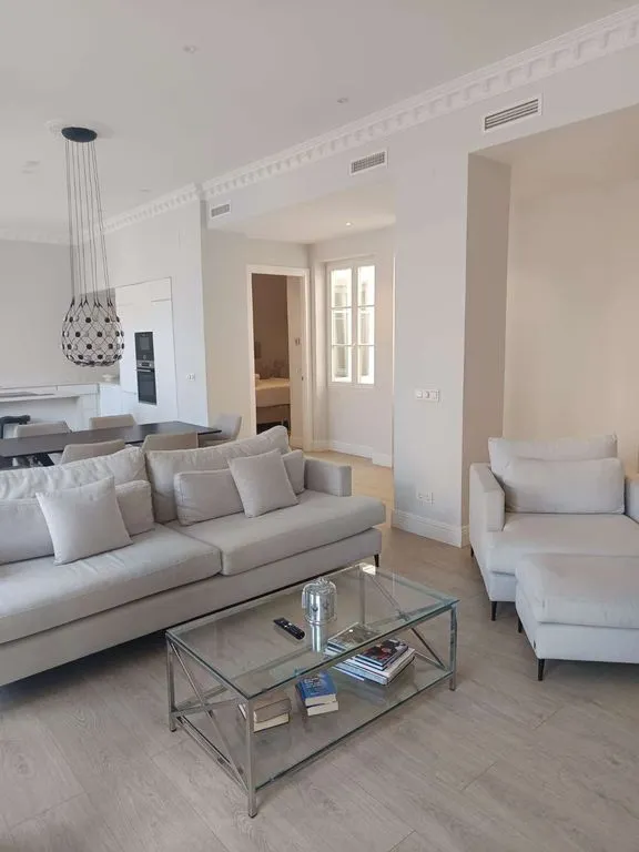 Elutuba - Luxury Apartment with Cathedral Views in Málaga
