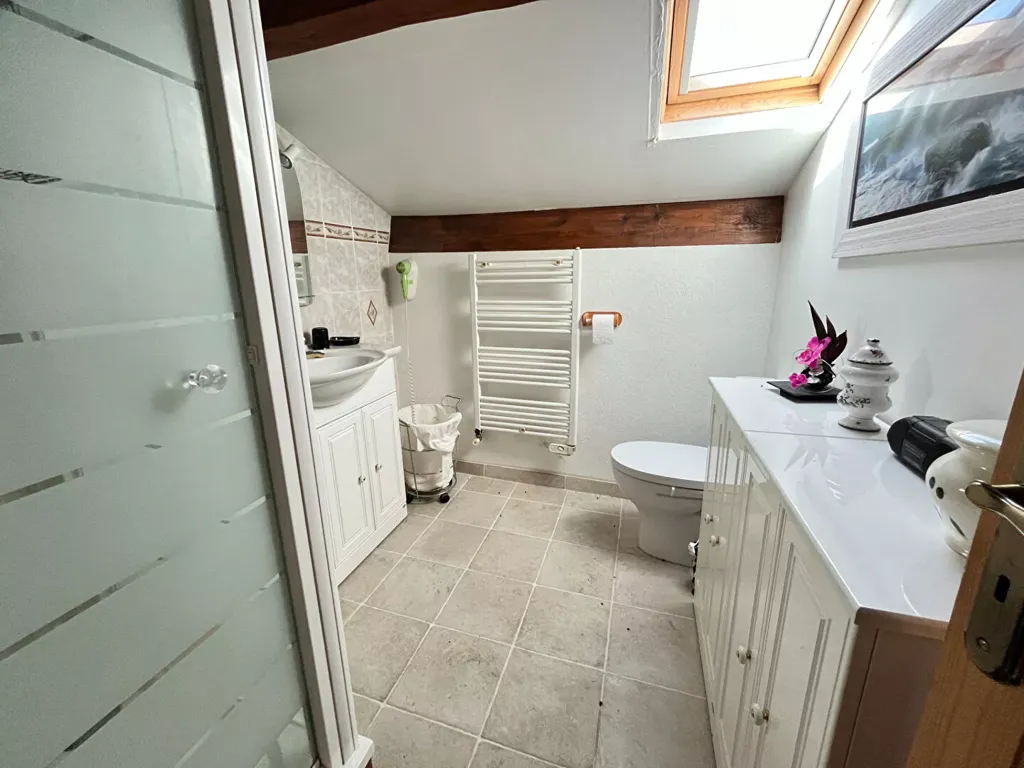 Salles de bain - Villa avec Annexe et Piscine à Saignon
