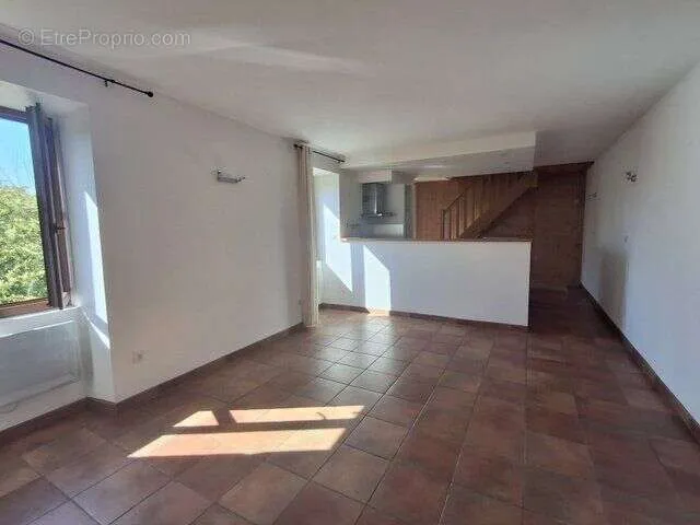 Séjour - Maison avec Vue Dominante à Lablachère