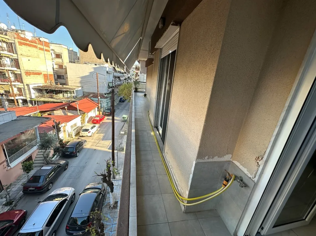 Balcony - Renovated Flat with Elevator in Thessaloniki