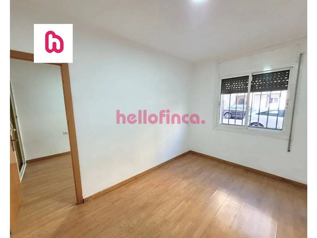 Toad - Ground Floor Flat with Terrace in Sant Jordi, Ripollet