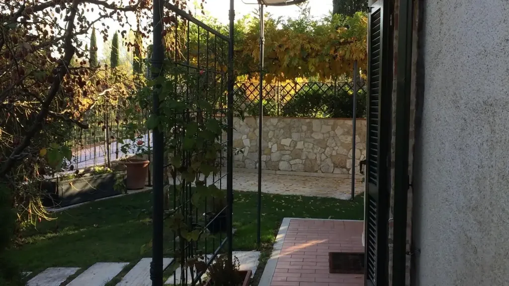 Aed - Rustic Casale with Private Garden in Poggibonsi