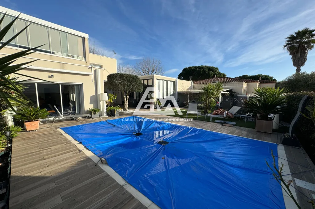 Piscine - Villa Contemporaine avec Piscine près de la Mer