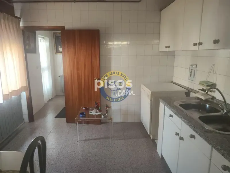 Kitchen - 3-bedroom house in ES