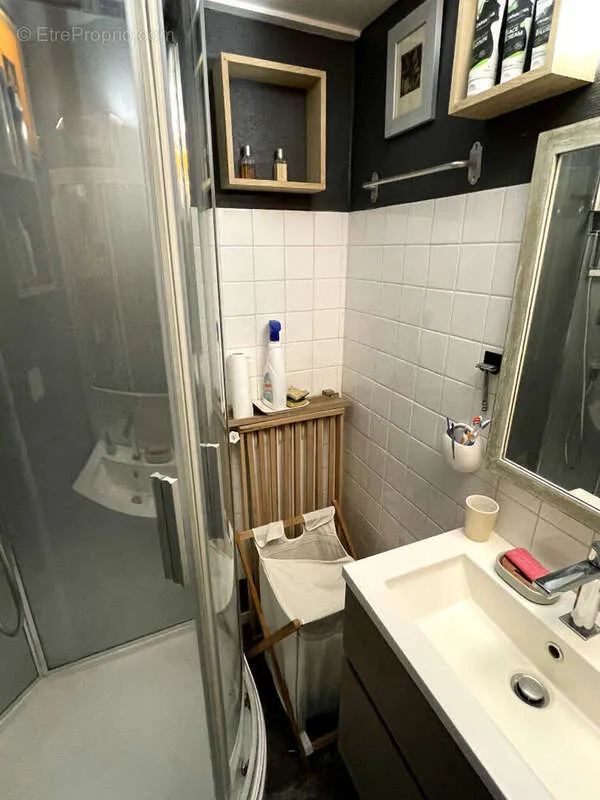 Vannitoad - Charming Flat with Courtyard View in Préfecture