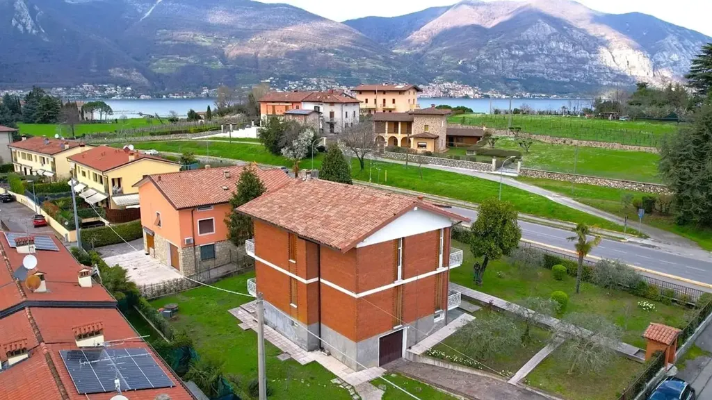 Extérieur - Bifamiliar Villa with Garden in Clusane, Iseo