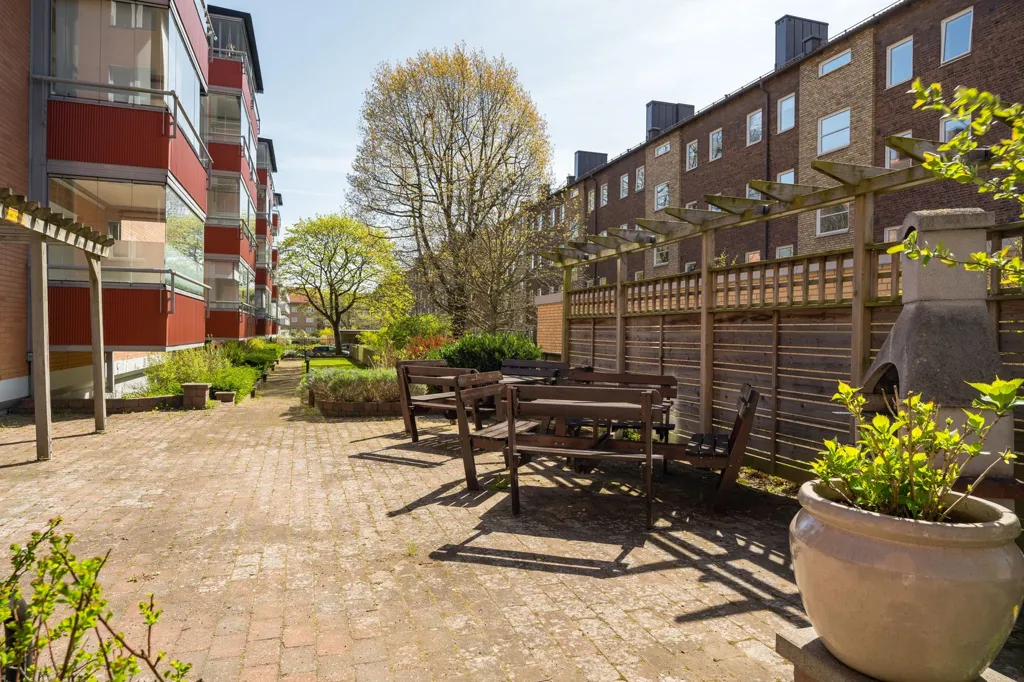 Giardino - Modernised Flat with Central Location in Eneborg