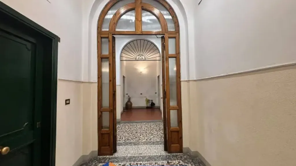 Esik - Apartment with Ascender in Central Florence