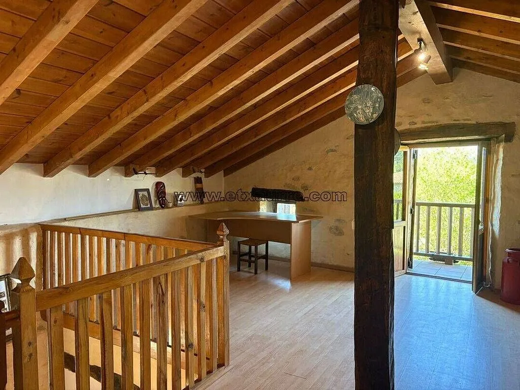 Pièces - Rural House with Balcony in Ayala