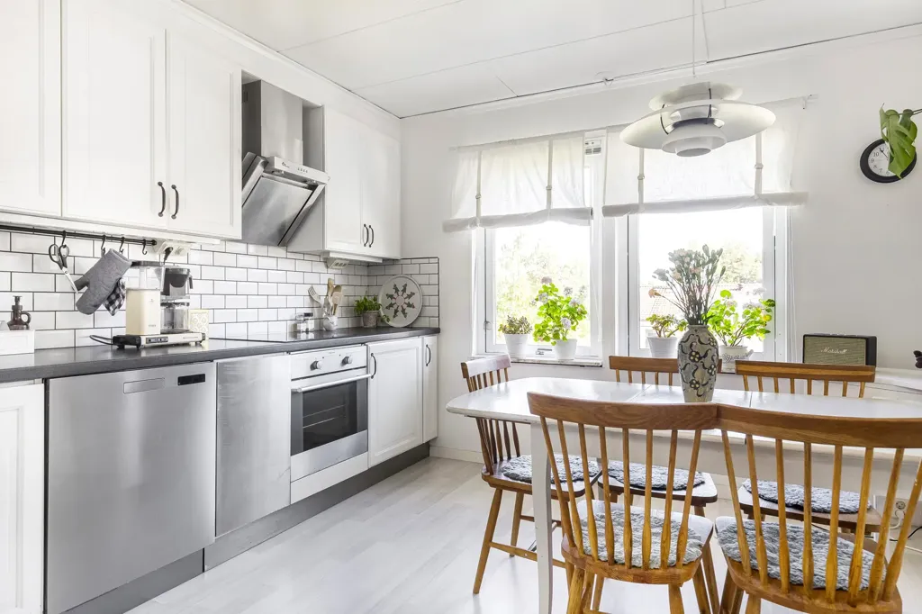 Cuisine - Terraced House with Garden in Hjulsbro, Linköping