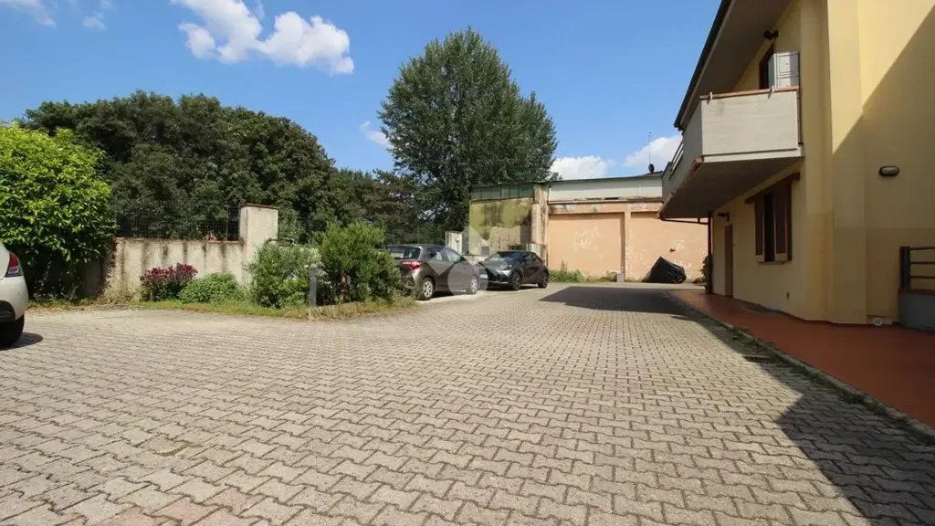 Exterior - Terraced Apartment with Private Garden in Prato