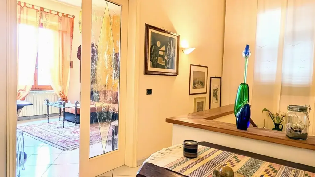 Esik - Rustic Apartment with Terrace in Sovigliana