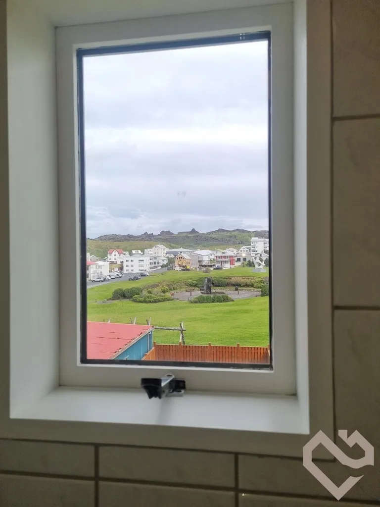 Toad - Stein House with Sea View in Vestmannaeyjar