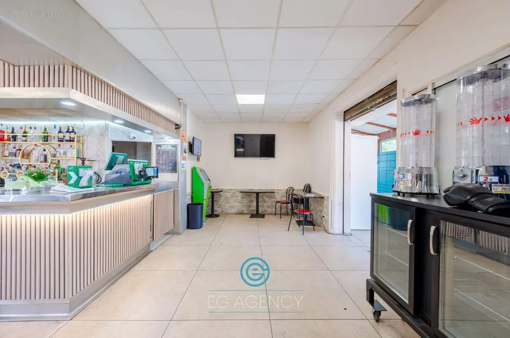 Ärihoone asukohas Marseille-12e
