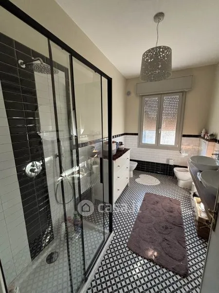 Bathrooms - Villa with Private Garden in Adria