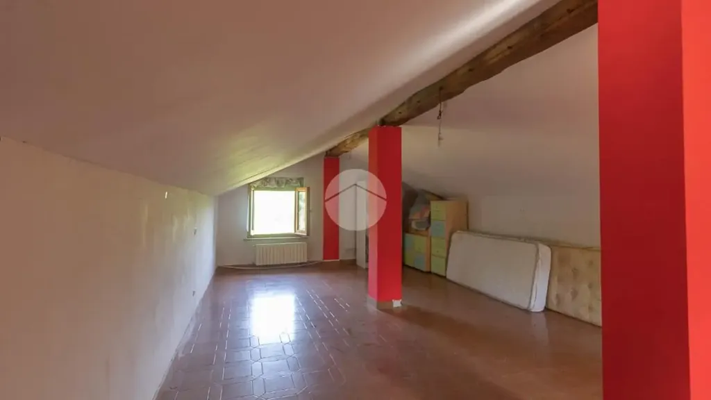 Pièces - Villa with Private Garden in Montafia