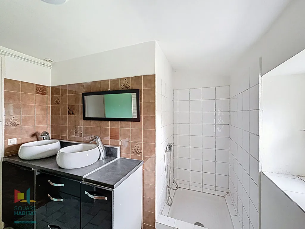 Salles de bain - Maison en Pierre avec Jardin près de Langon