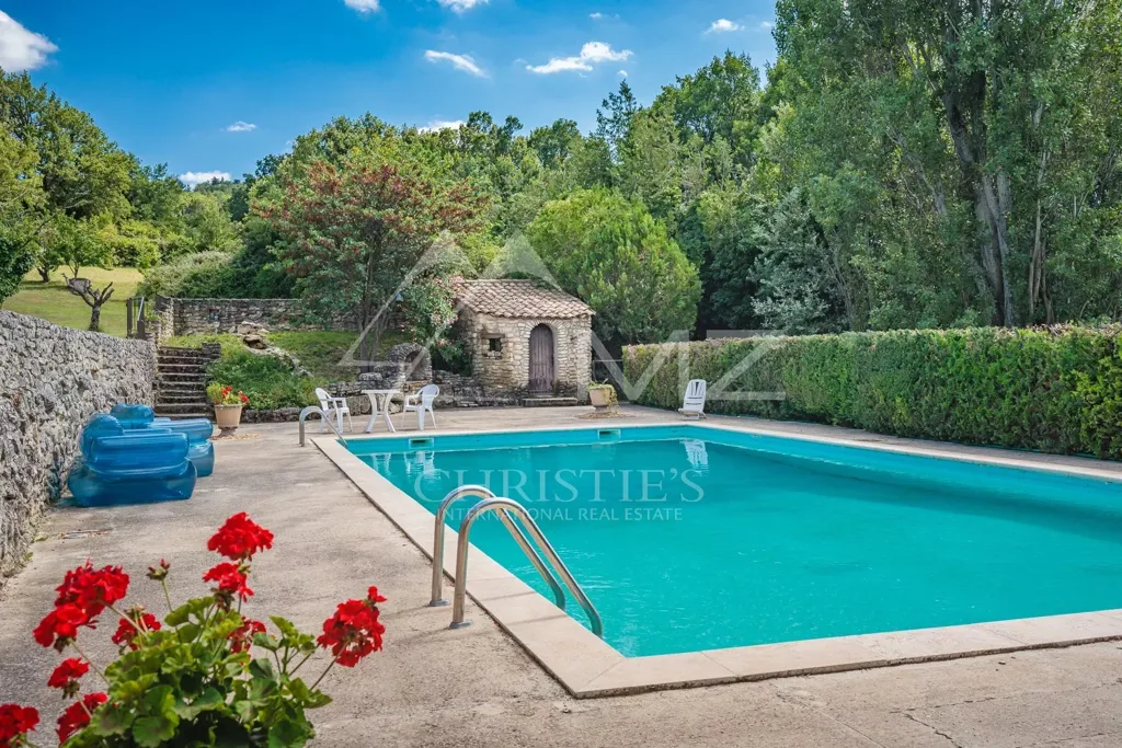 Pool - Estate with Panoramic Views and Pool in Countryside
