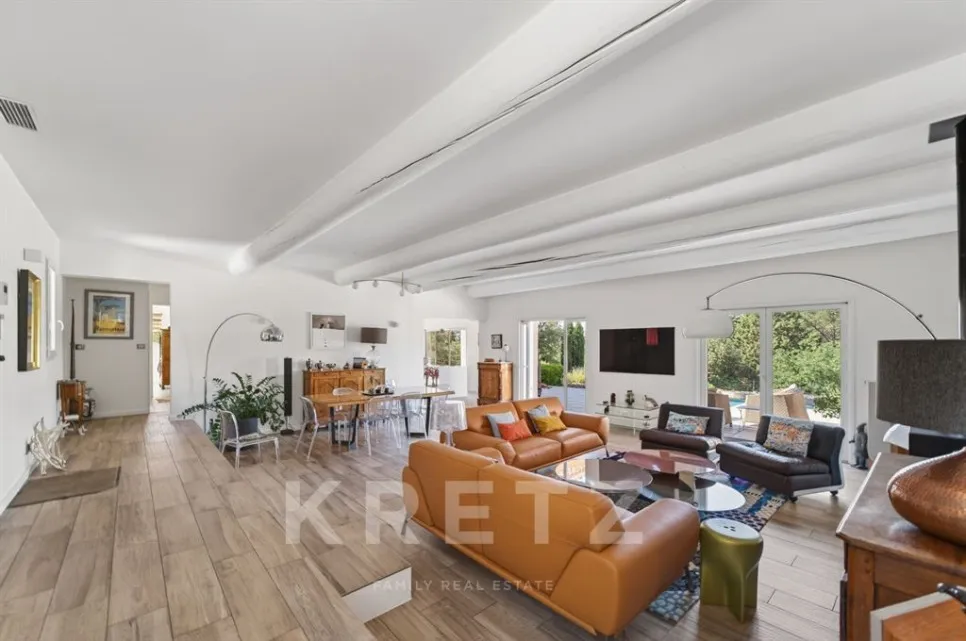 Elutuba - Architectural Villa with Pool in Nîmes West