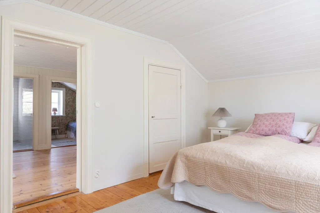 Bedrooms - Holiday Home with Sea View in Norrtälje