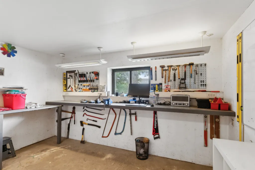 Garage - Villa with Nature View on Falster