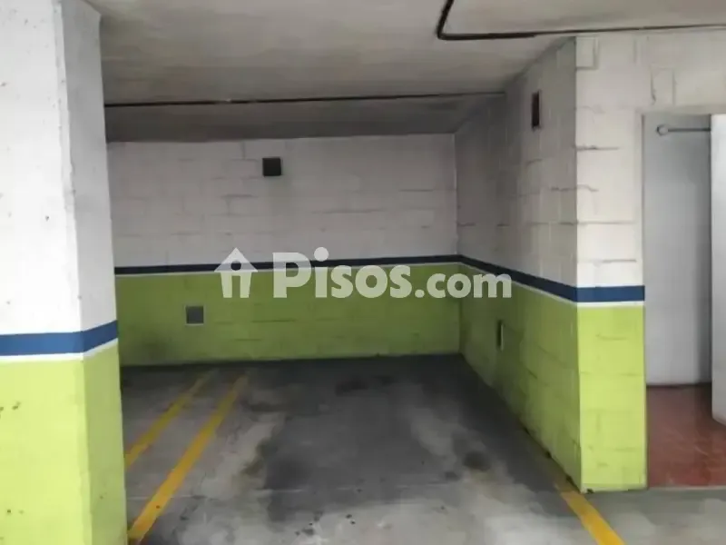 Garage - Modern Apartment with Garage in Oviedo