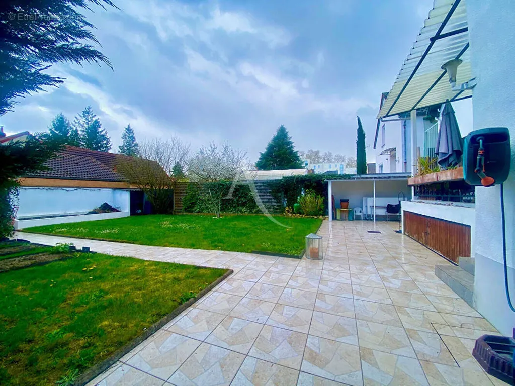 Aed - House with Garden in Orléans