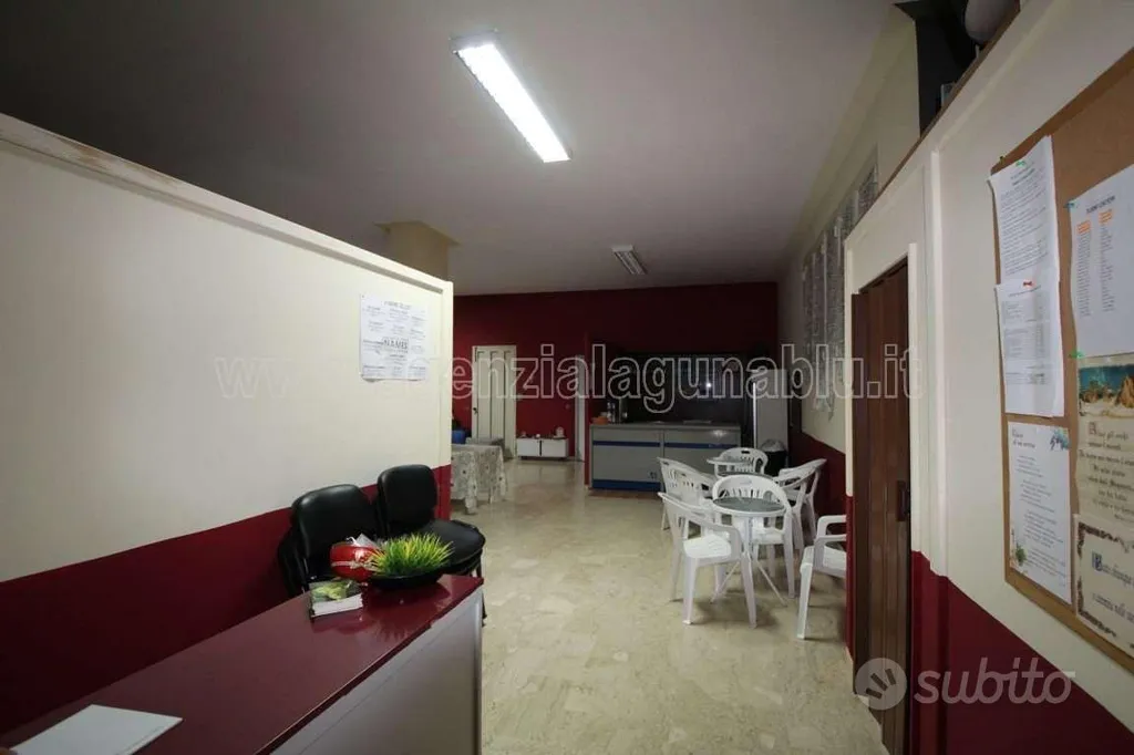 Bureau - Commercial Space with Veranda in Marsala