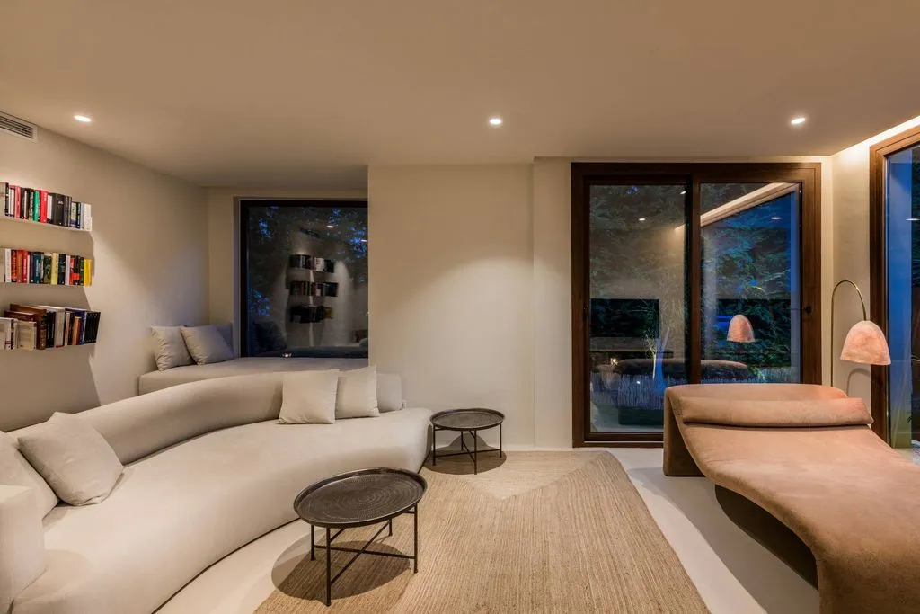 Living Room - Beachside Villa with Pool in Marbella