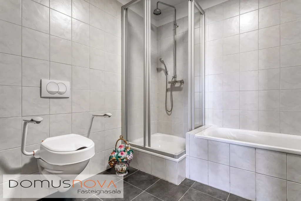 Salles de bain - Two-Bedroom Apartment with Balcony in Akranes