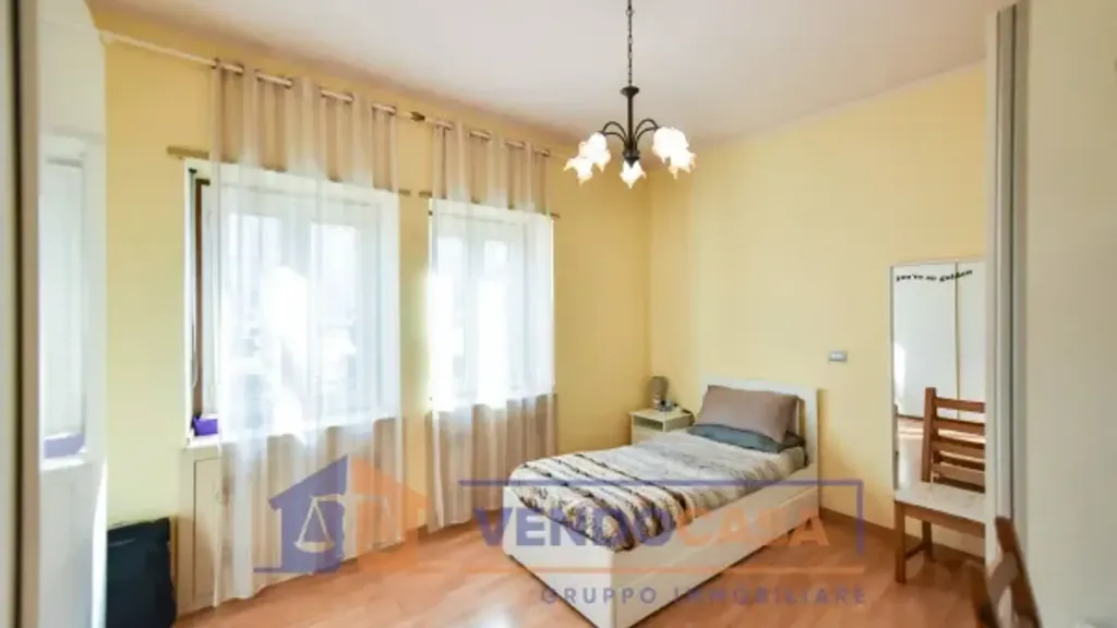 Chambres - Central Trilocale with Balcony in Turin