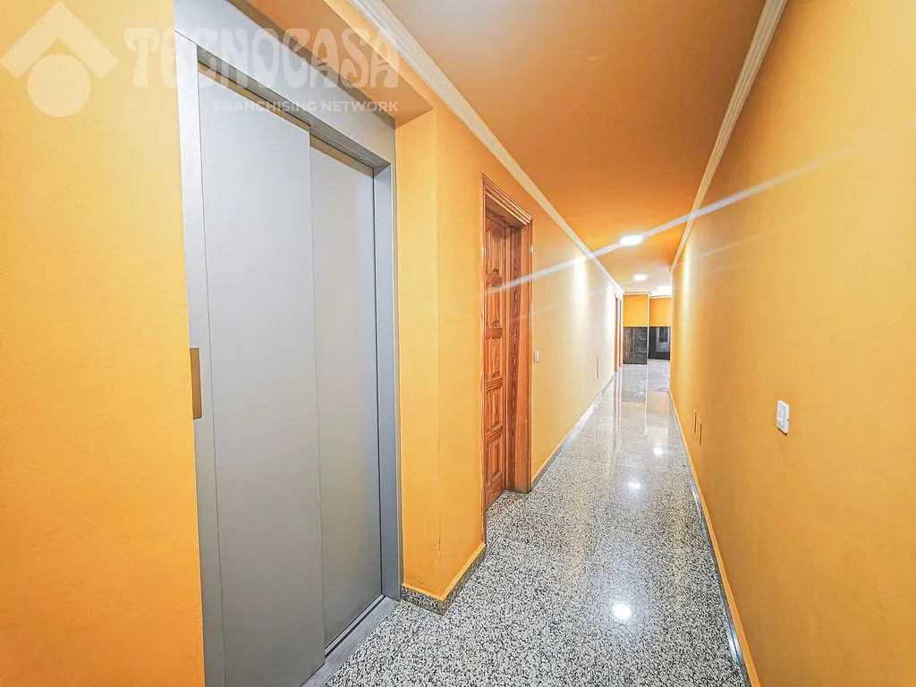 Esik - Apartment with Garage and Elevator in Buzanda