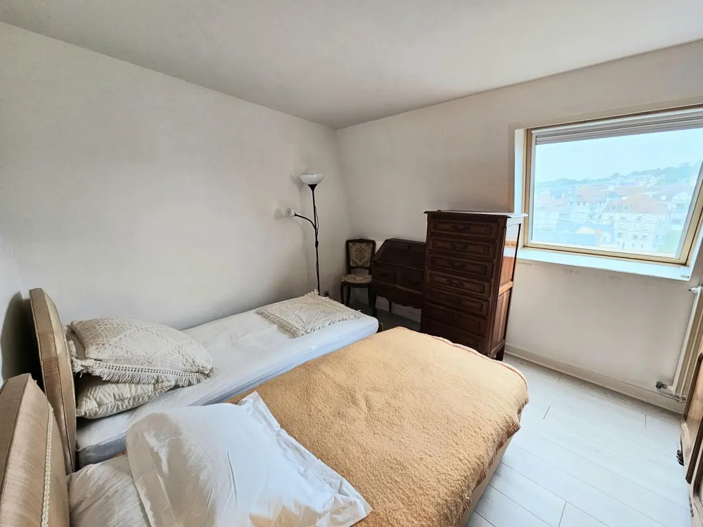 Magamistoad - Flat with Sea View on Top Floor in Trouville