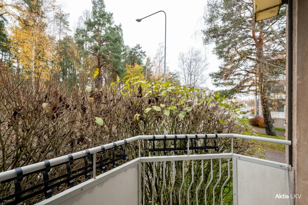 Balcon - Two-Room Apartment with South-Facing Balcony in Centre