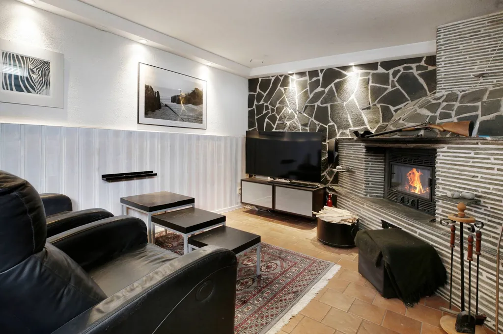 Séjour - Two-Storey Villa with Pool in Upplands Väsby