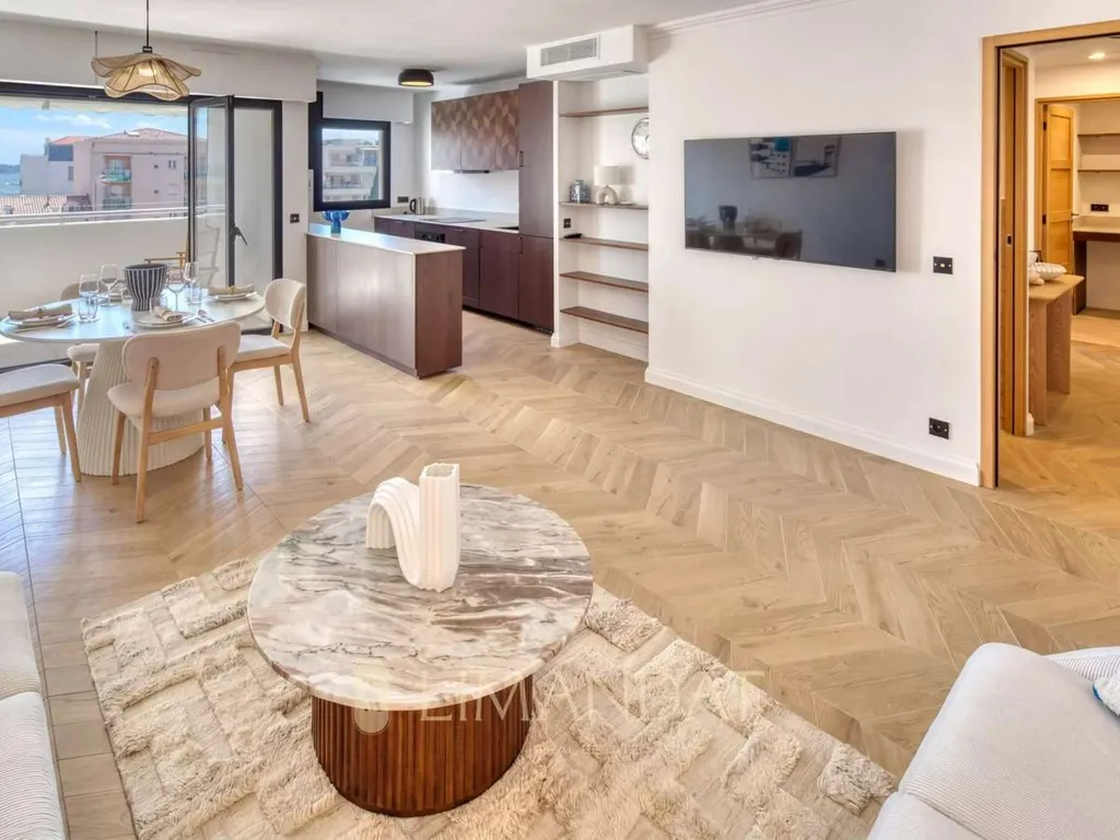 Séjour - Appartement Moderne avec Vue Mer à Cannes Palm Beach
