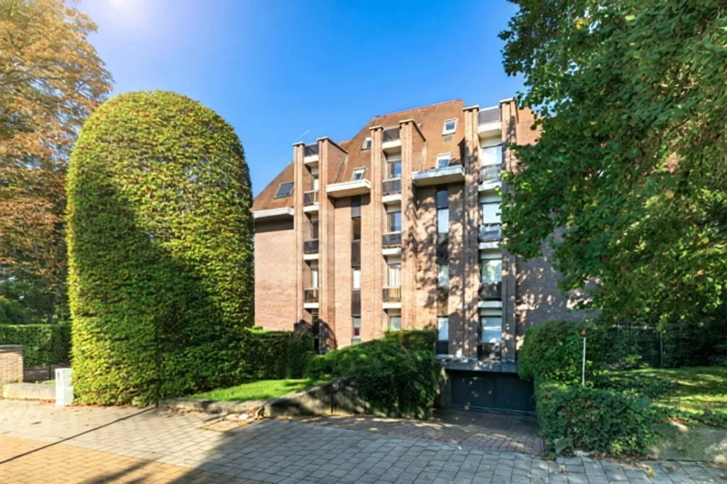 Extérieur - Appartement Rénové avec Terrasses à Uccle