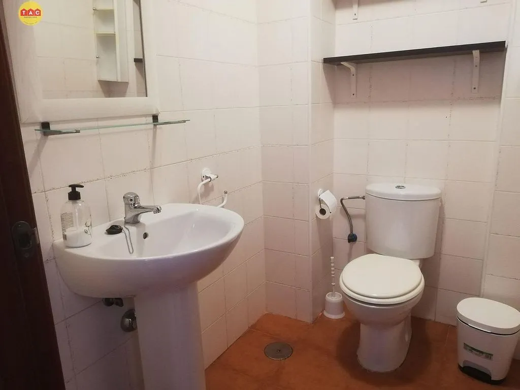 Salles de bain - Semi-Amuebled Adosado with Patio in Lepe
