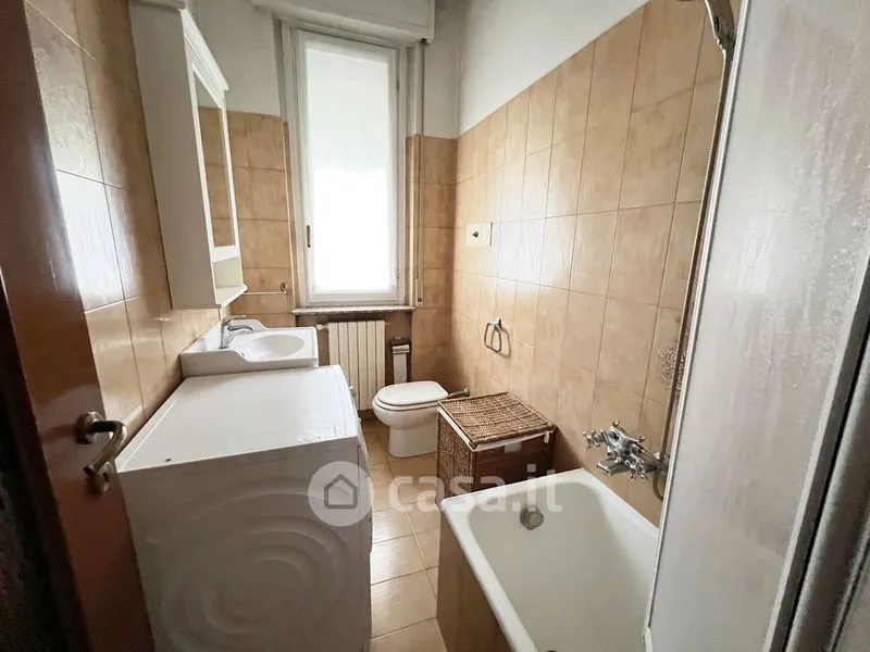 Vannitoad - Two-Bedroom Apartment with Balcony in Seregno