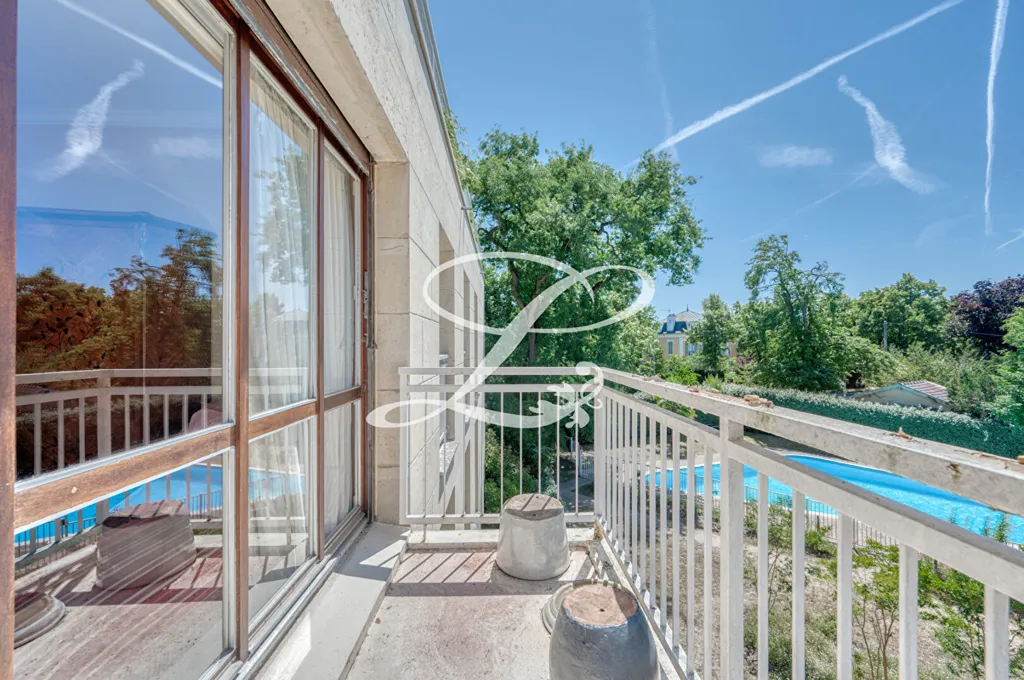 Balcone - 5-Piece Flat with Piscine in Maisons-Laffitte
