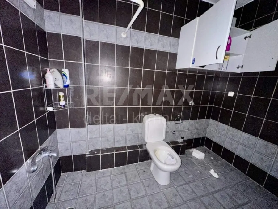 Salles de bain - Semi-Basement Flat with Garden in Larissa