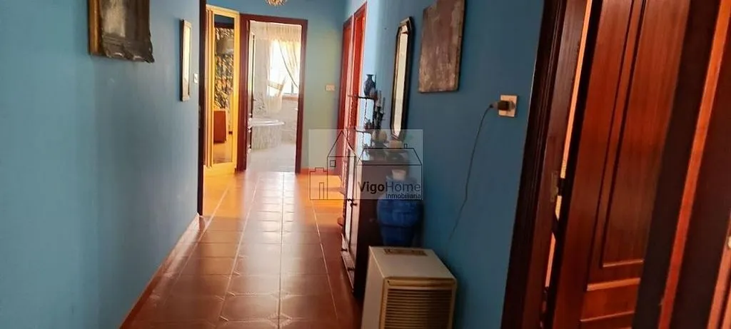 Hallway - Chalet with Garden and Garage in Moaña