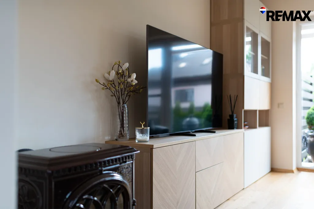 Elutuba - Spacious 3-Bedroom Cottage with Terrace in Tarandė