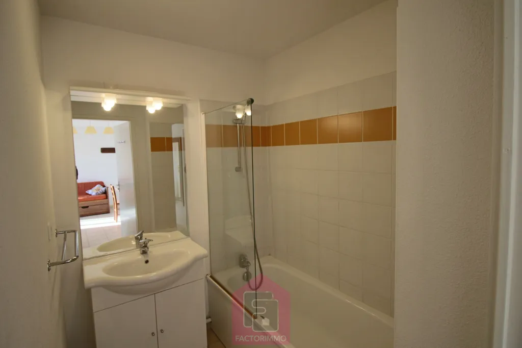 Vannitoad - Garden-Level Apartment with Pool in Prayssac