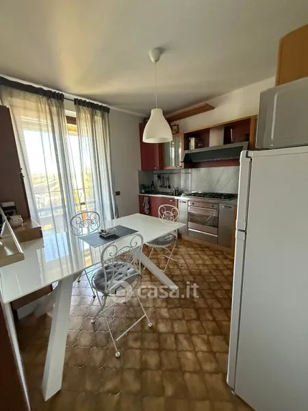 Köök - Two-Level Lake View Apartment in Buguggiate