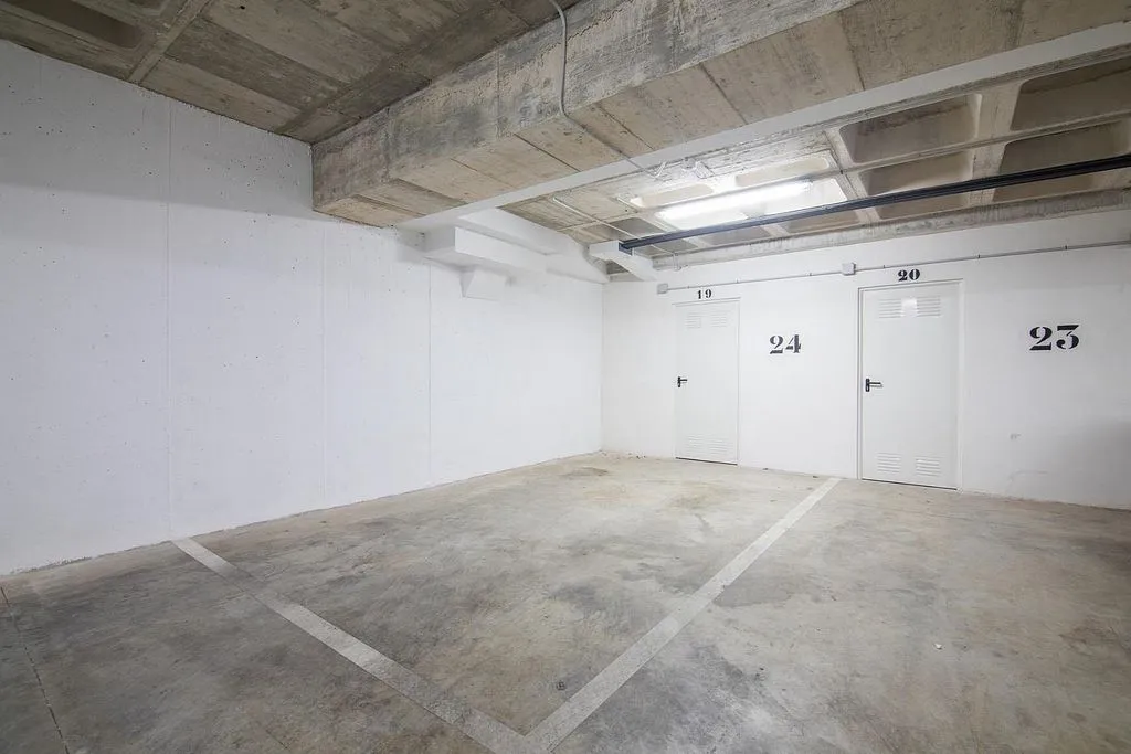 Garage - Semi-New Flat with Pool in El Travaló, Elche