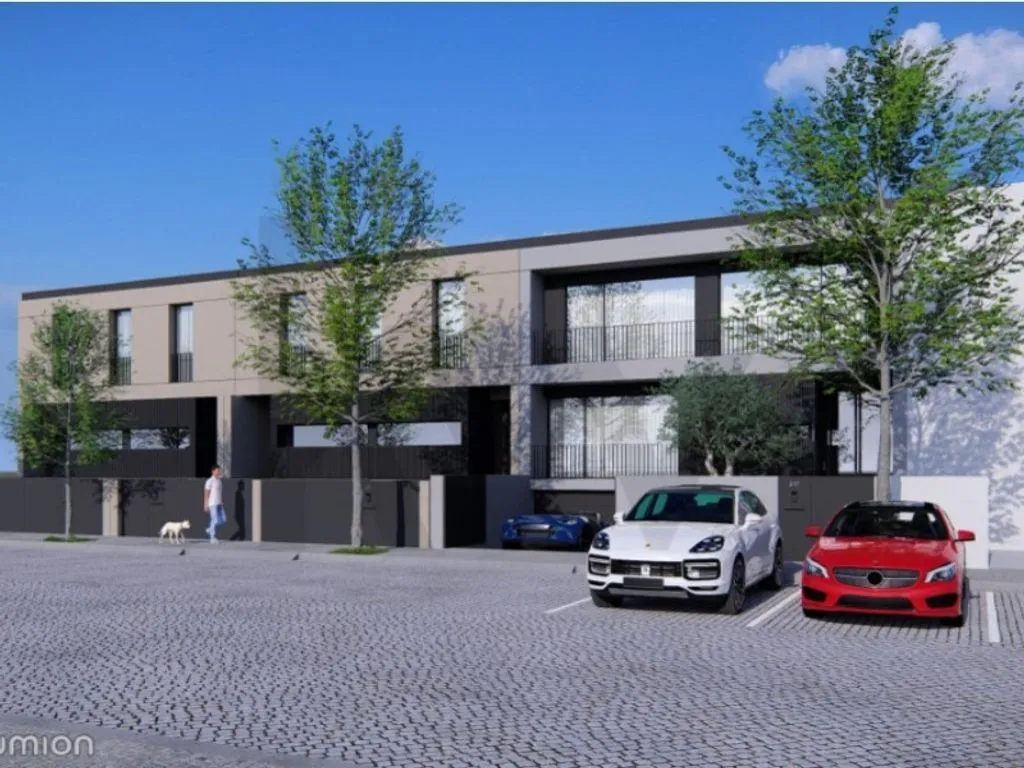 Luxury House Under Construction in Maia