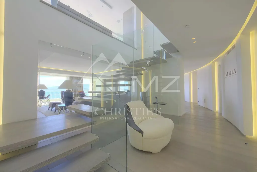 Séjour - Penthouse Unique avec Vue Panoramique sur la Croisette à Cannes