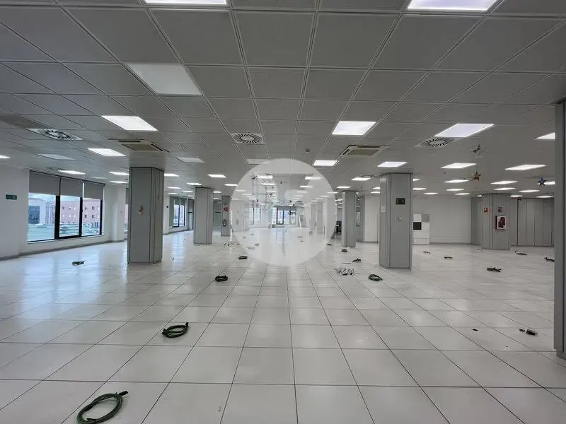 Stanze - Office Building with High Ceilings in Madrid