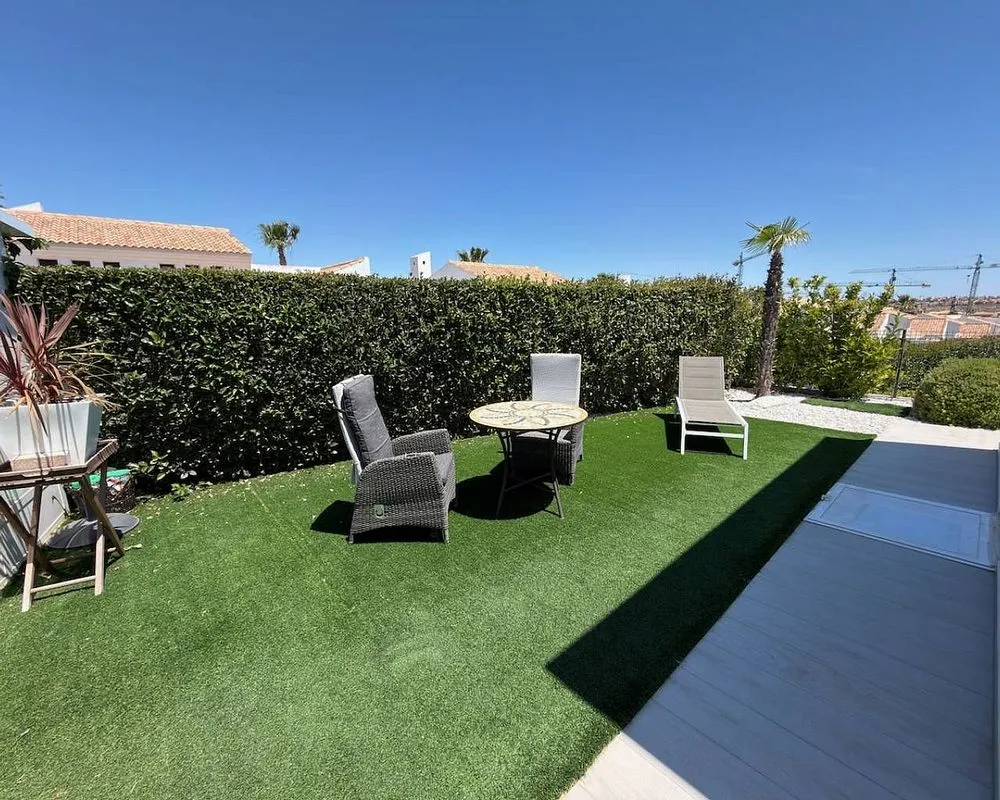 Aed - 3-Bedroom House with Pool in Algorfa